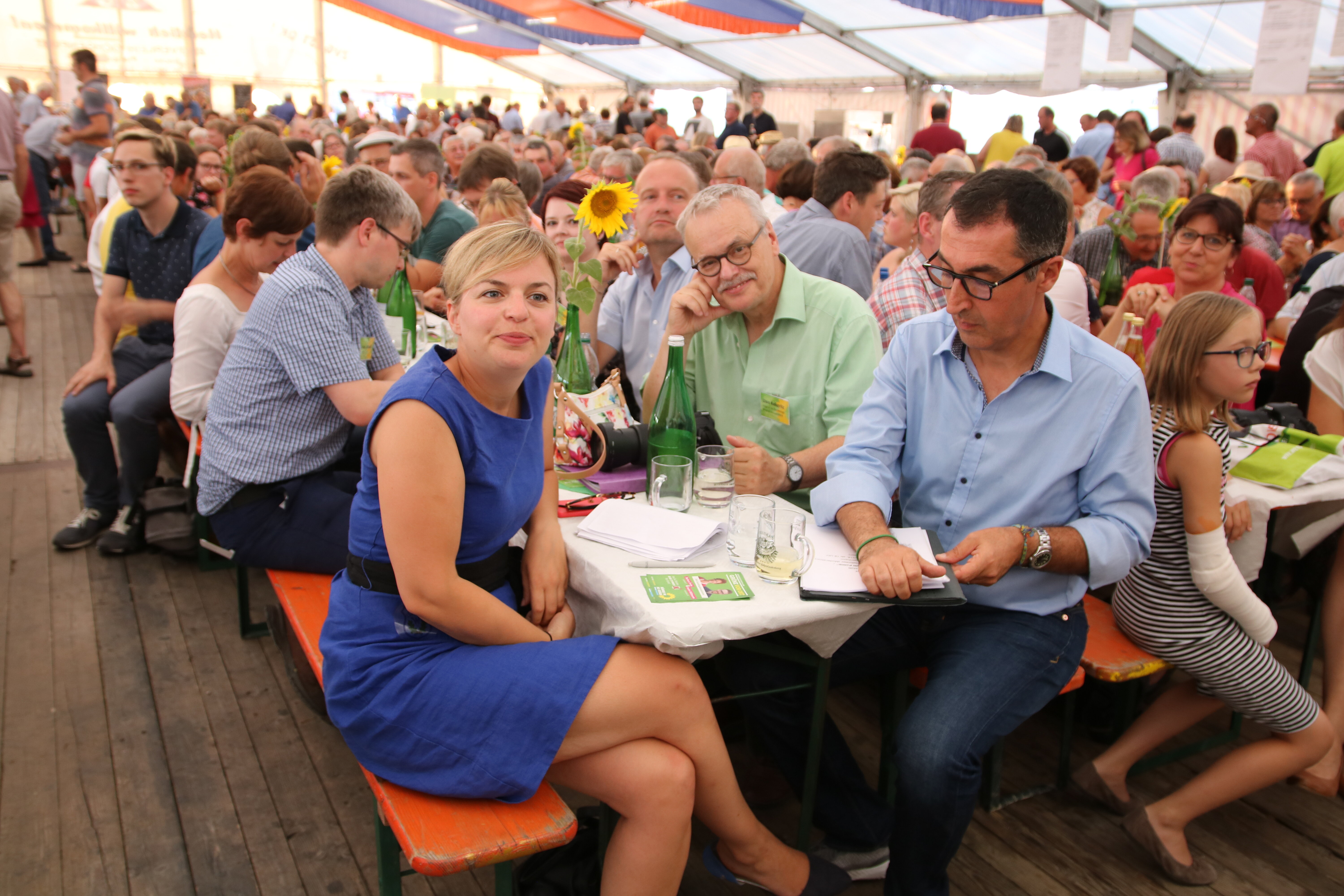 Volles Weinzelt in Weigenheim